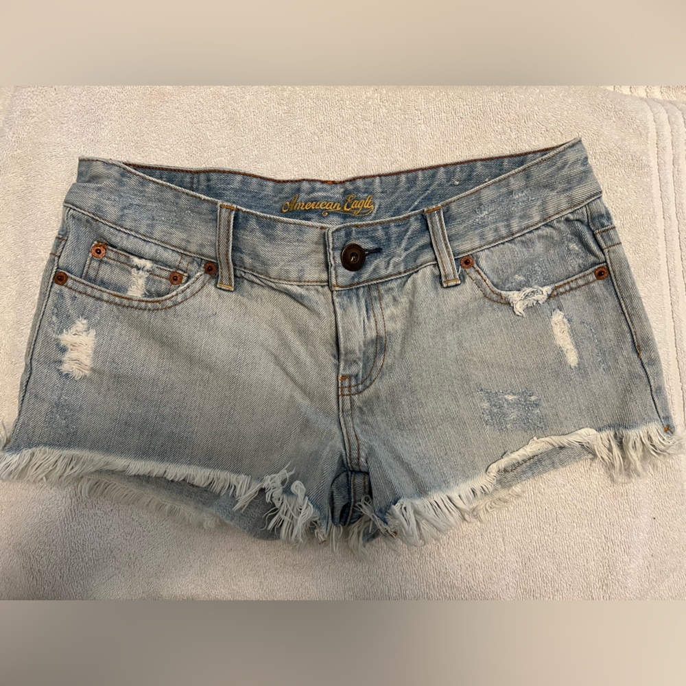American Eagle Cut off Short